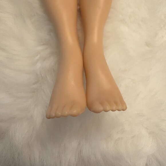 Rainbow High Amaya Raine Shimmer 11" Fashion Doll 2019 (SKU: 325TO) - Picture 8 of 14